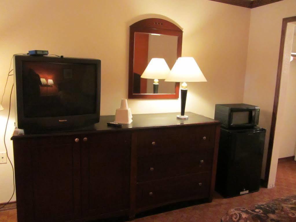 Rodeway Inn Abilene Exterior photo